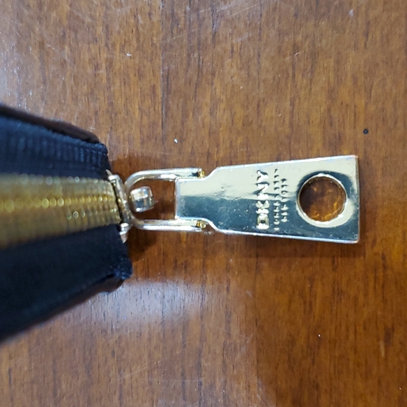 DKNY Large Zip Around Wallet - Picture 2 of 8